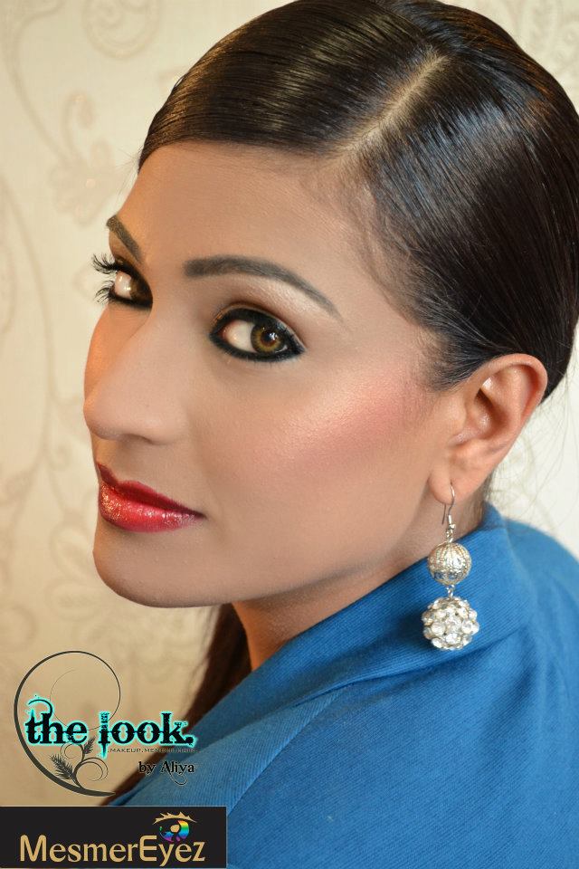 Blue Rush Natural Coloured Contact Lenses - Image 2
