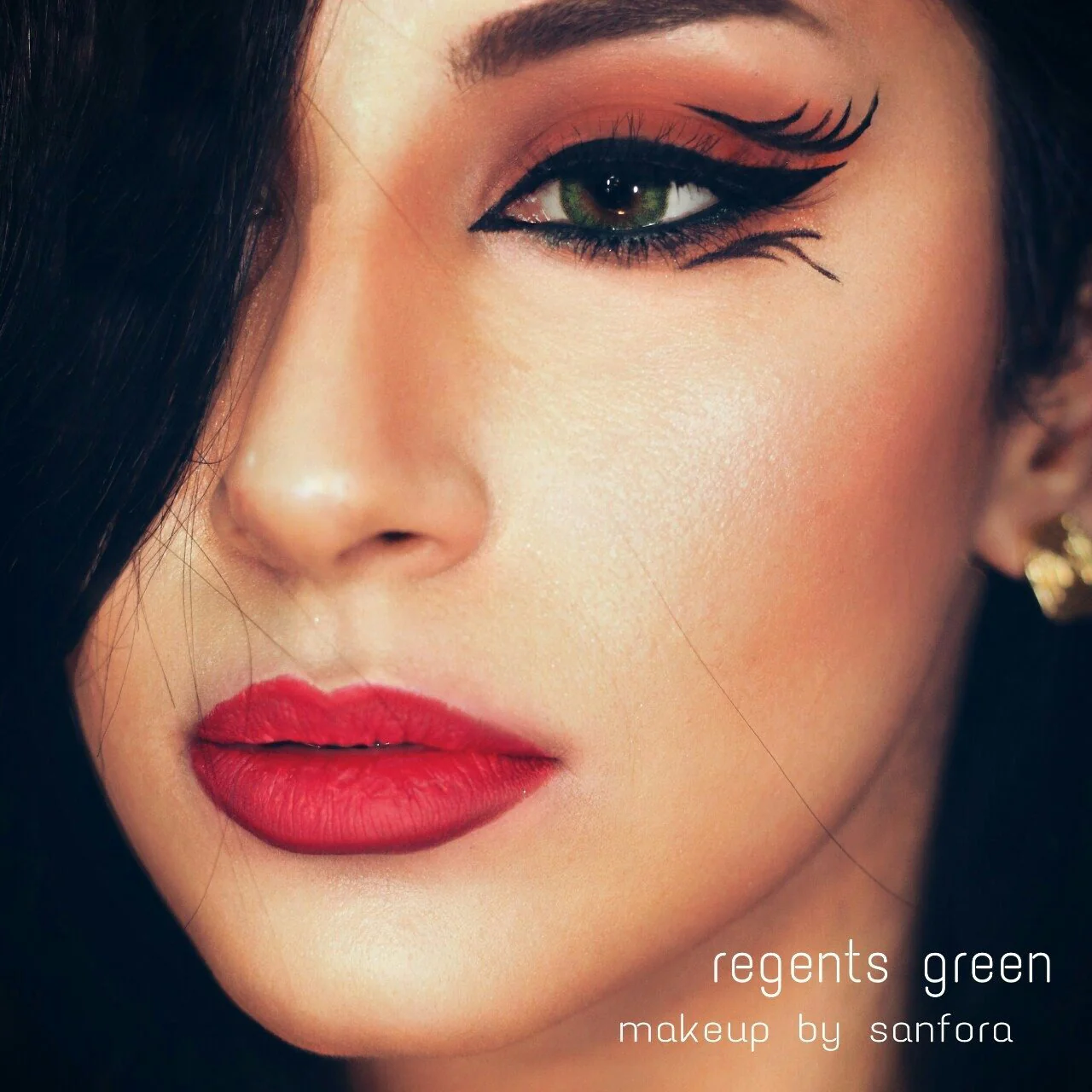 Regents Green Natural Coloured Contact Lenses - Image 7
